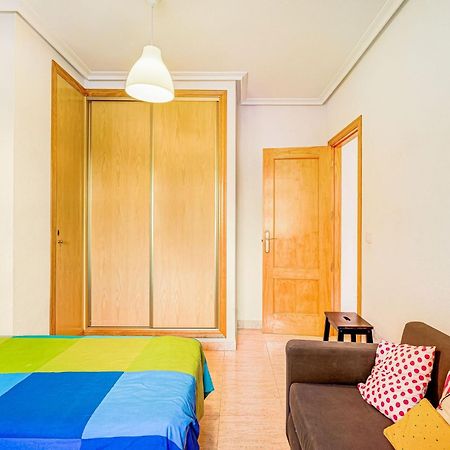 Belvilla By Oyo Lovely Bungalow With Swimming Pool Оріуела Екстер'єр фото