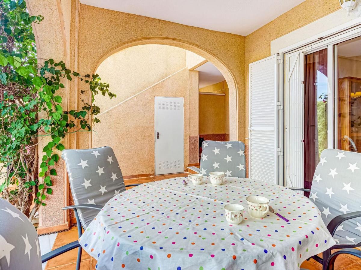 Belvilla By Oyo Lovely Bungalow With Swimming Pool Оріуела Номер фото