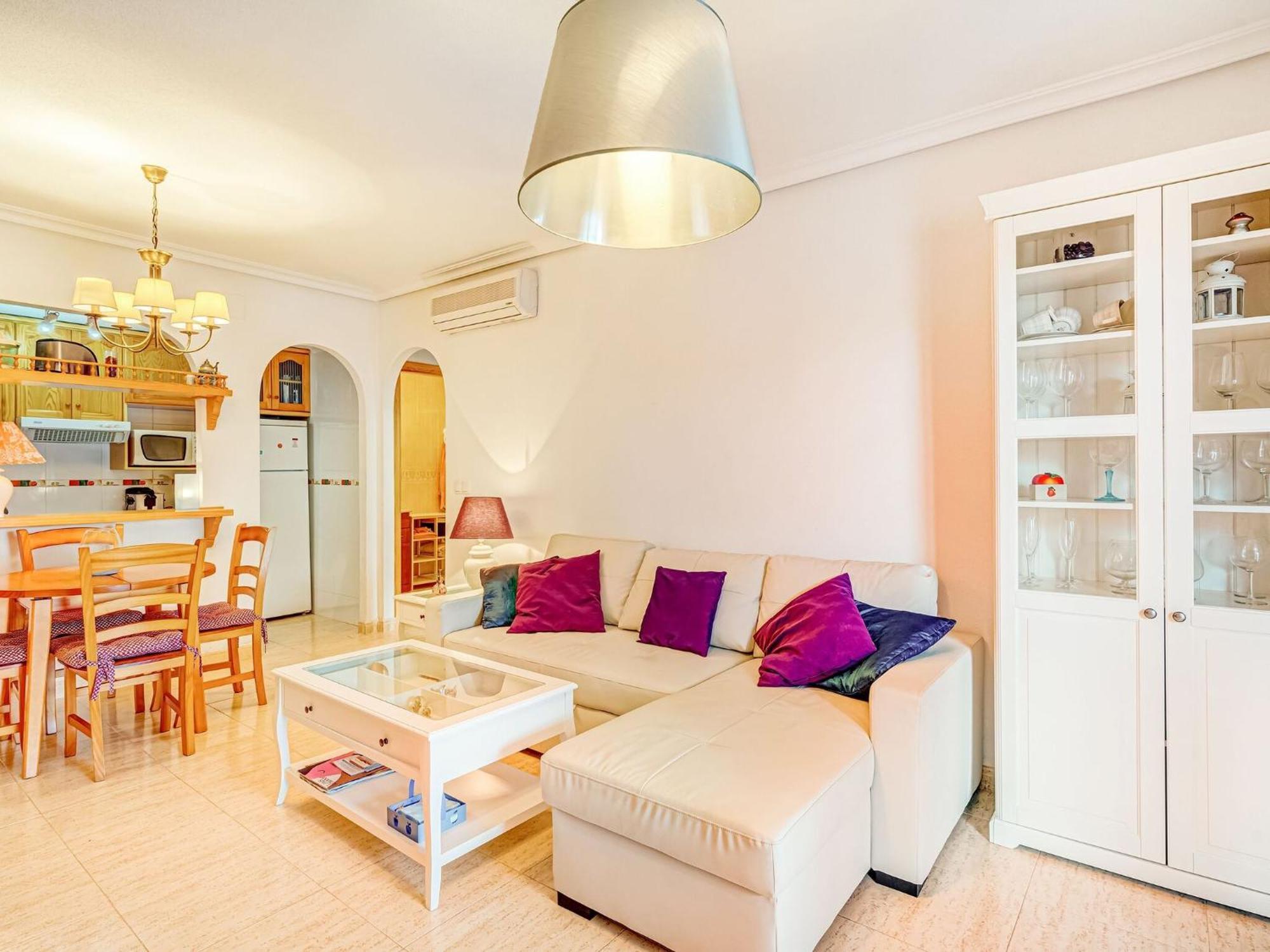 Belvilla By Oyo Lovely Bungalow With Swimming Pool Оріуела Екстер'єр фото